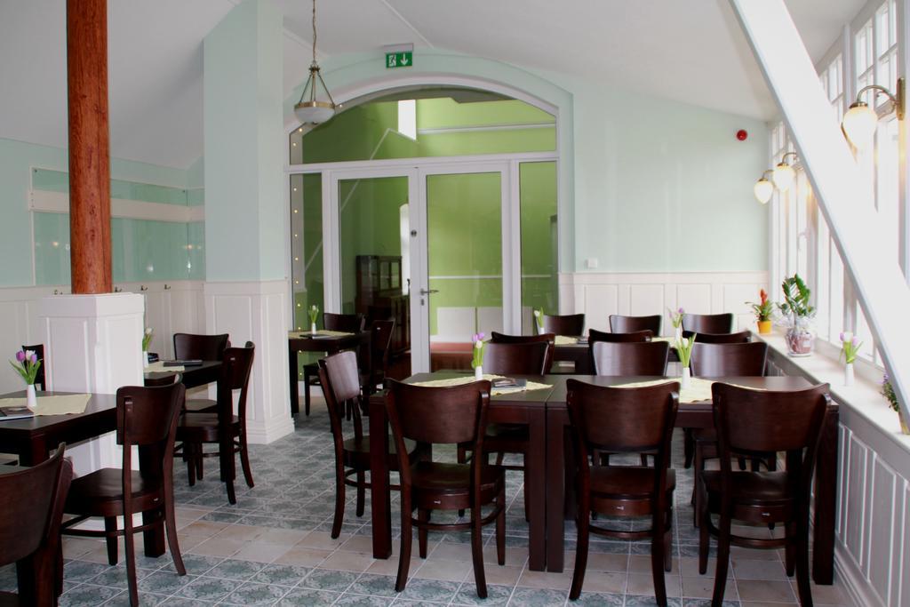 Hotel Gutshof Sagritz à Golßen Extérieur photo