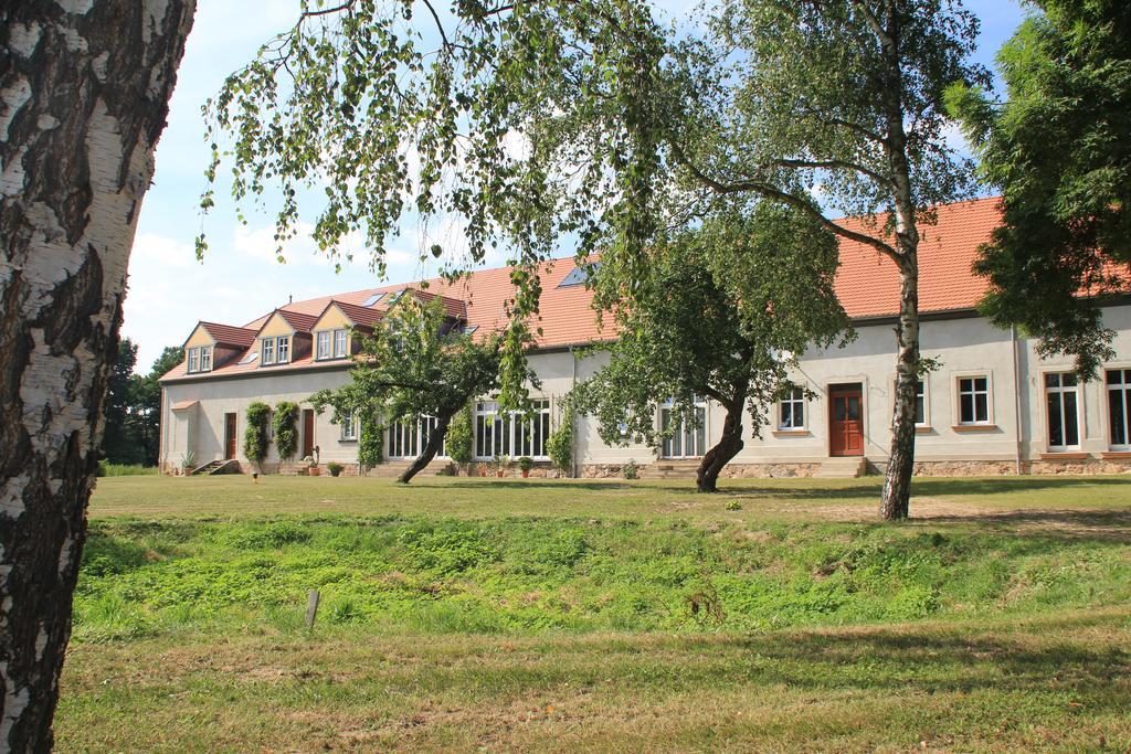 Hotel Gutshof Sagritz à Golßen Extérieur photo