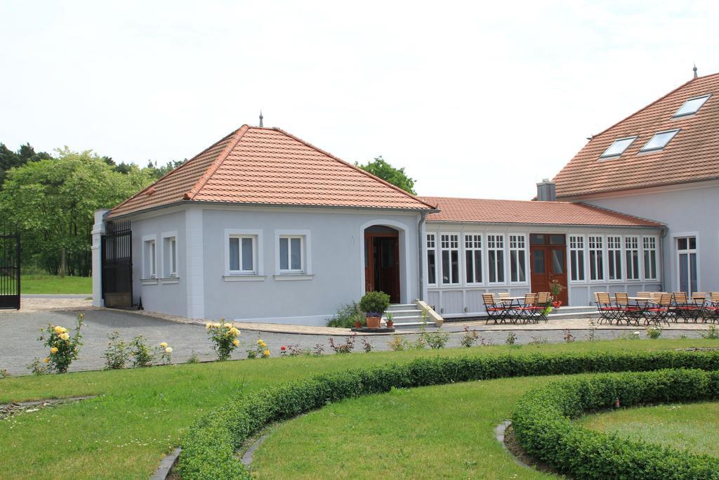 Hotel Gutshof Sagritz à Golßen Extérieur photo